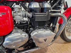 2009 Triumph THRUXTON 900 RED