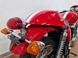 2009 Triumph THRUXTON 900 RED