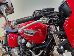 2009 Triumph THRUXTON 900 RED