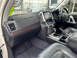 2017 Toyota Landcruiser VX
