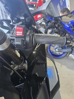 2025 Yamaha YZF-R1 R1 Black