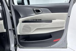 2023 Kia Carnival S