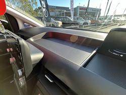 2024 HYUNDAI STARIA LOAD