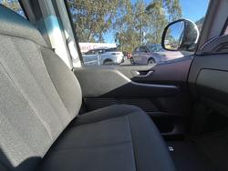 2024 HYUNDAI STARIA LOAD