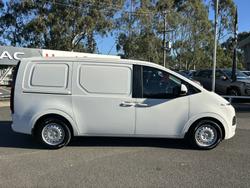 2024 HYUNDAI STARIA LOAD