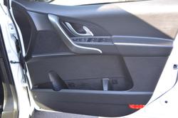 2019 Mahindra XUV500 W10