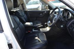 2019 Mahindra XUV500 W10
