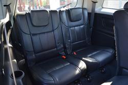 2019 Mahindra XUV500 W10