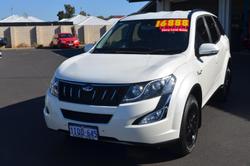 2019 Mahindra XUV500 W10