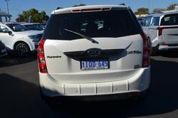 2019 Mahindra XUV500 W10