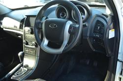 2019 Mahindra XUV500 W10