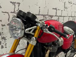 2017 Triumph Thruxton 1200 R Thruxton Red