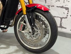 2017 Triumph Thruxton 1200 R Thruxton Red