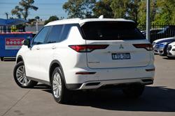 2024 Mitsubishi Outlander LS