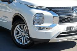 2024 Mitsubishi Outlander LS