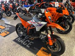 KTM 390 SMC R