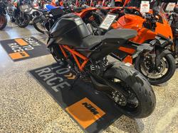 2026 KTM 1390 Super Duke R EVO Super Duke Black