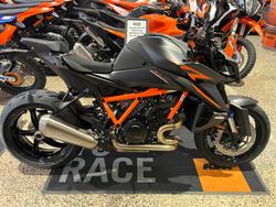 2026 KTM 1390 Super Duke R EVO Super Duke Black