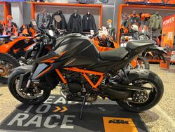 2026 KTM 1390 Super Duke R EVO Super Duke Black