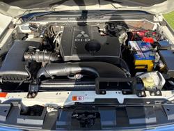 2017 Mitsubishi Pajero Exceed