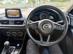 2018 Mazda 3 Neo Sport