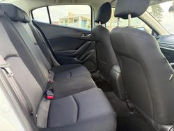 2018 Mazda 3 Neo Sport