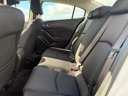 2018 Mazda 3 Neo Sport