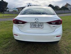2018 Mazda 3 Neo Sport