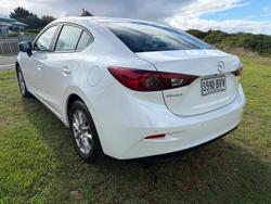 2018 Mazda 3 Neo Sport