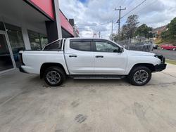 2025 Nissan Navara ST-X
