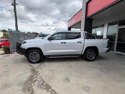 2025 Nissan Navara ST-X