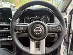 2025 Nissan Navara ST-X