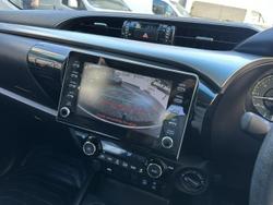 2021 Toyota Hilux SR5