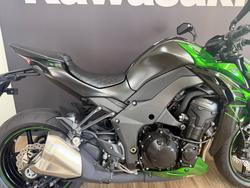2025 Kawasaki ZR1000 Black