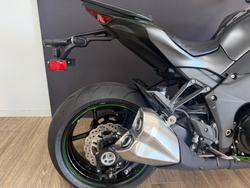 2025 Kawasaki ZR1000 Black