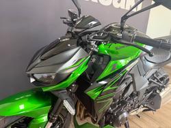 2025 Kawasaki ZR1000 Black