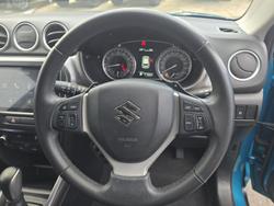2022 Suzuki Vitara Shadow