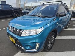 2022 Suzuki Vitara Shadow
