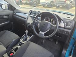 2022 Suzuki Vitara Shadow