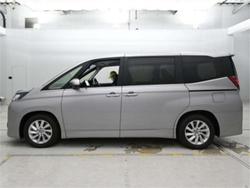 2025 Toyota Noah Hybrid X