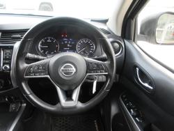 2021 Nissan Navara SL