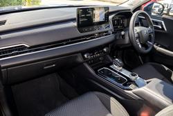 2025 Mitsubishi Outlander ES