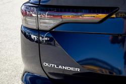 2025 Mitsubishi Outlander ES