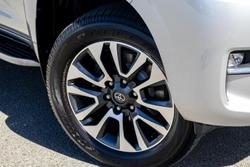 2023 Toyota Landcruiser Prado VX