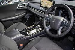2025 Mitsubishi Outlander LS
