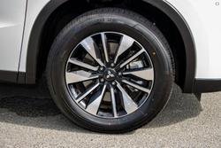 2025 Mitsubishi Outlander LS