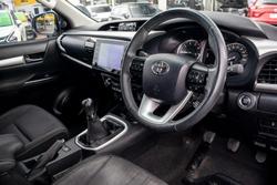 2021 Toyota Hilux SR5
