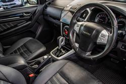 2021 Isuzu MU-X LS-T