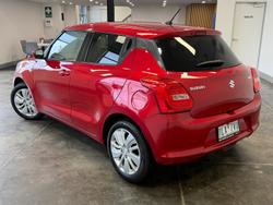 2018 Suzuki Swift GL Navigator