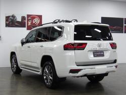 2022 Toyota Landcruiser Sahara ZX
